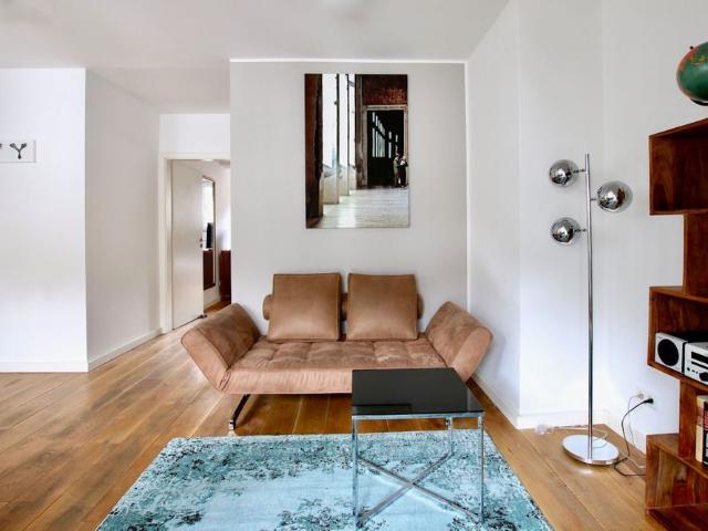 Stylisches Apartment mit Balkon im Belgischen Viertel