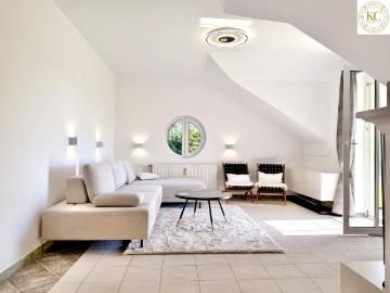 Stylisches Design Apartment mit Balkon und Wörthersee Blick – Wohnen, wo andere Urlaub machen