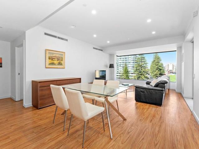 Stylish Marina Living – Furnished 1 Bedroom Apartment in Prime Glenelg Location