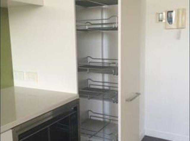 Stylish Modern 1‑Bedroom Koko Apartment West End Unfurnished