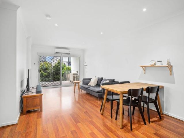 Stylish & Modern 2 Bedroom Unit in Acacia Ridge