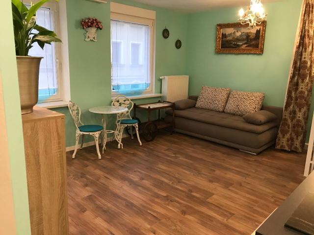 Stylish modern 2 BR. Apartment with U1 to the city center, Nurnberg Amsterdam Apartments for Rent