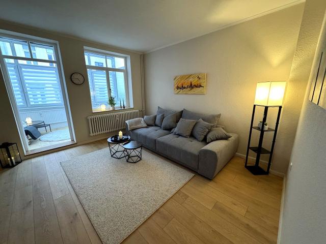 Stylish & Modern 2 Room Apartment with Private Sunroom Office in Das Viertel, Bremen, Bremen Amsterdam Apartments for Rent