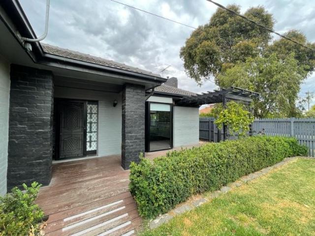Stylish, Modern 3bedroom Home !