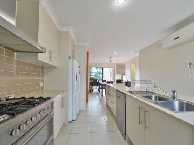 Stylish & Modern Terrace Living in a Great Location!