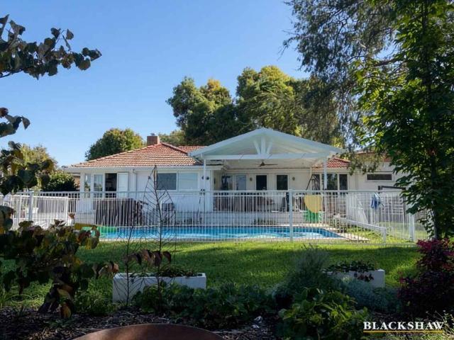 Stylish, Modern Three Bedroom Home In Prime Location
