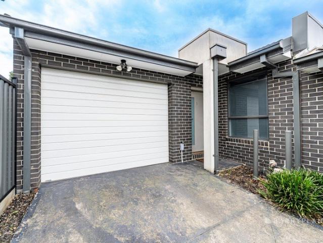 STYLISH MODERN UNIT CLOSE TO ALL YOUR NEEDS