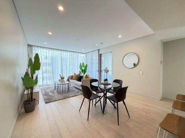 Stylish Modern Apartment at Heart of Bondi Junction