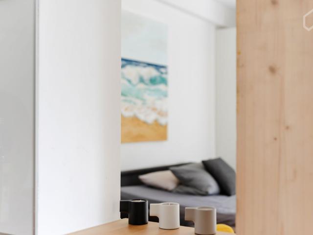 Stylish & modern apartment in dream location with garden access, Koln Amsterdam Apartments for Rent