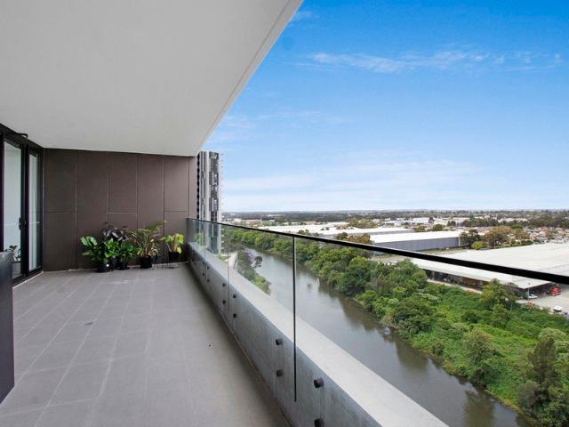 Stylish modern apartment with sweeping city views