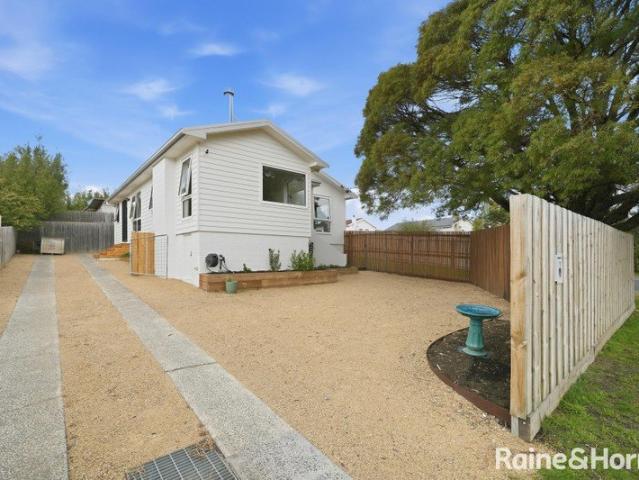 Stylish, Modern & Completely Renovated