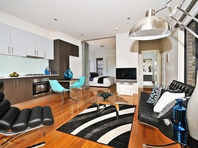 Stylish, Modern & Exceptionally Located!