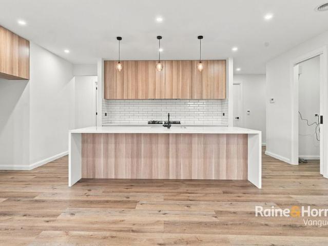 Stylish & Modern Family Living in Doreen