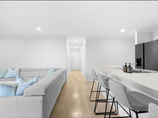 Stylish Modern Home | Walk to Dayton Central