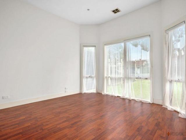 Stylish, Modern Living in a Convenient Location