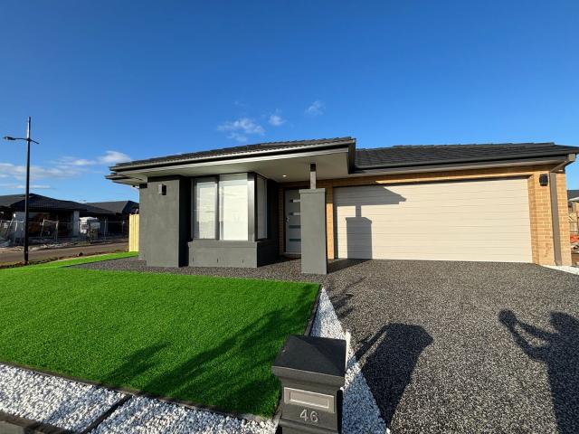 Stylish, Modern Living in a Convenient Location!