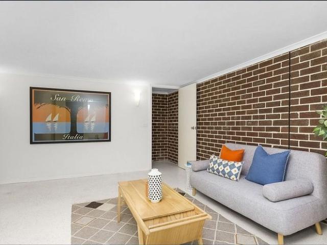 Stylish Modern Living in a Prime Chadstone Location
