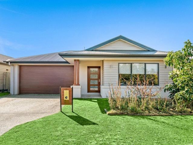 STYLISH MODERN LIVING IN SOUGHT AFTER STOCKLAND LOCATION