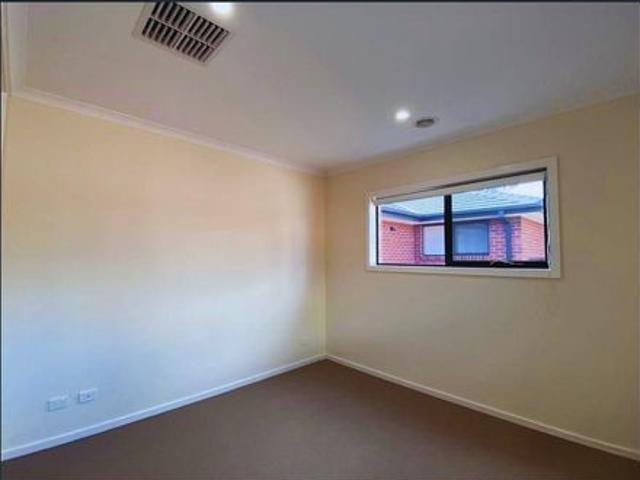 Stylish, Modern Living Moments from Seaford Beach