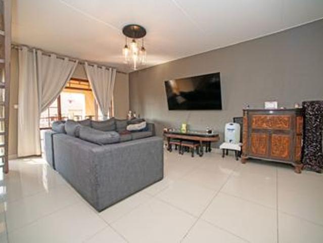 stylish modern renovated 3 bed upper.