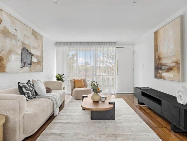 Stylish, Move In Ready Two Bedroom Unit in the Heart of Parkdale