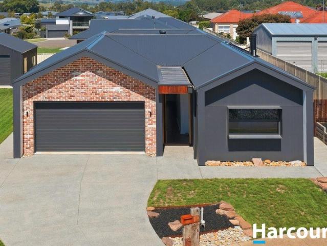 Stylish Near New Family Home