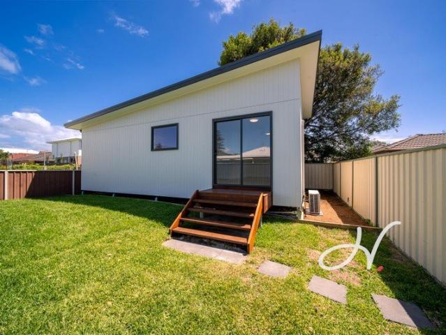 STYLISH NEAR NEW LIVING IN THE HEART OF MEREWETHER