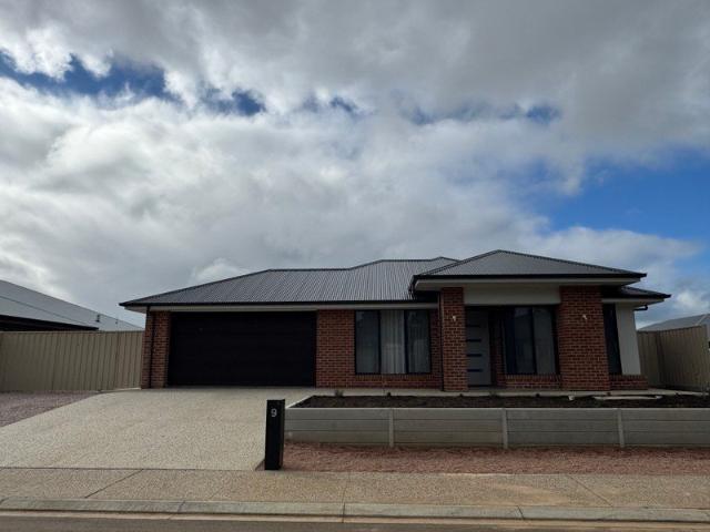Stylish Near New 4 Bedroom Home in Sought After Estate