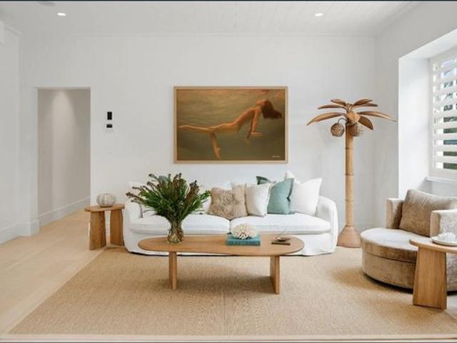 Stylish New Beachside Apartment, Fully Furnished