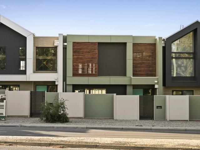 Stylish New Boutique Townhouse with Exceptional McIvor Rd Address