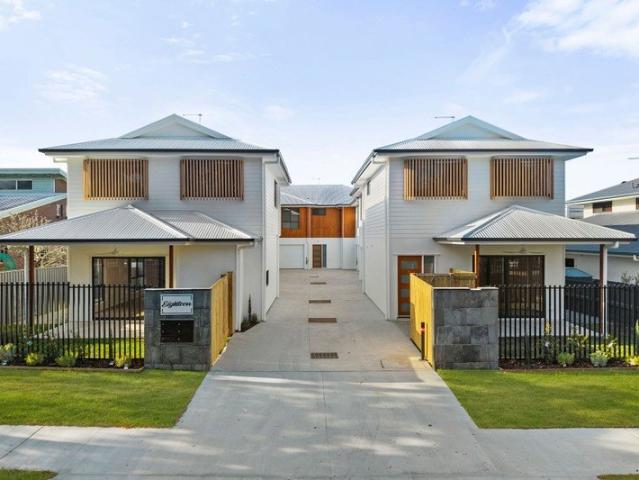 Stylish New Build Bayside Living in Cleveland