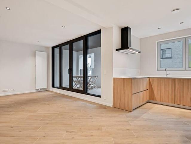 Stylish new build flat for rent in city centre