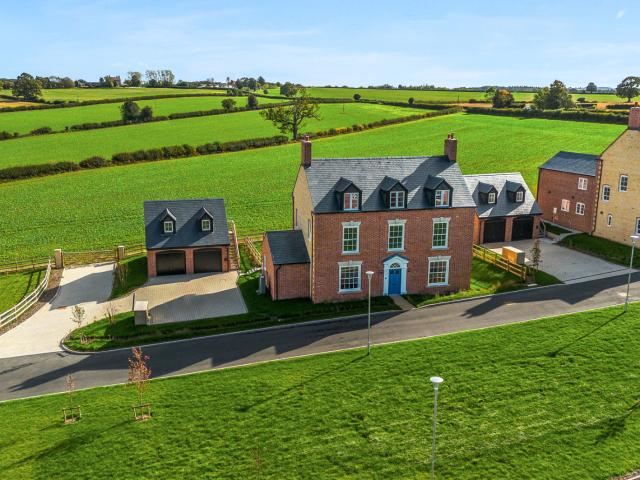 Stylish new, high energy efficient five bedroom homes featuring modern interiors, private gardens and garages, set within a sought after village location surrounded by the beautiful Shropshire countryside. To Let £3,000pcm