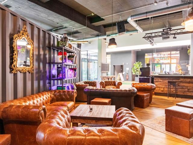 Stylish, newly furnished serviced apartment incl. monthly cleaning & fitness, only a few minutes from the main station, Hannover Amsterdam Apartments for Rent