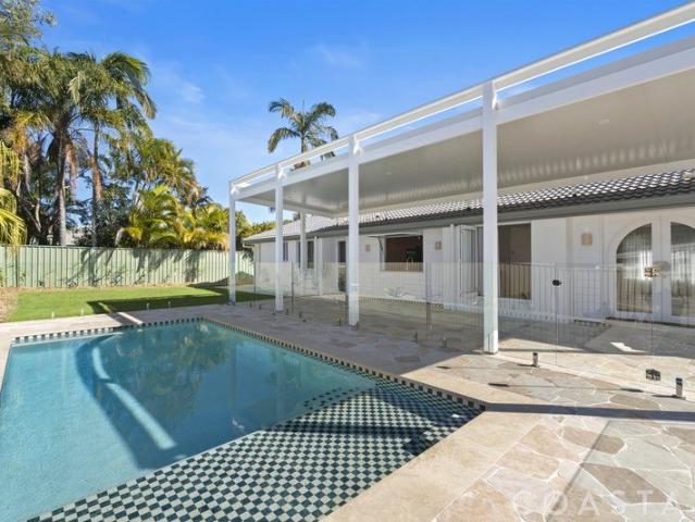 Stylish Newly Renovated 4 Bedroom house with Resort Style Pool Unfurnished