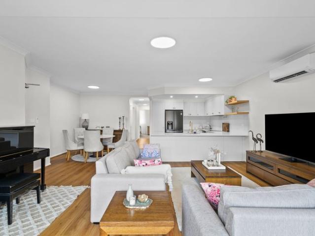 Stylish Newly Renovated 2 Bed Unit