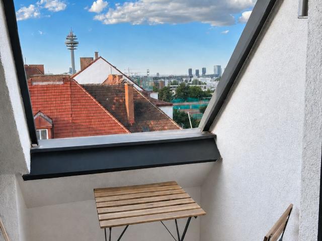 Stylish Newly Renovated Apartment with Balcony, A/C & Excellent Location near Vienna Central Station, Vienna Amsterdam Apartments for Rent