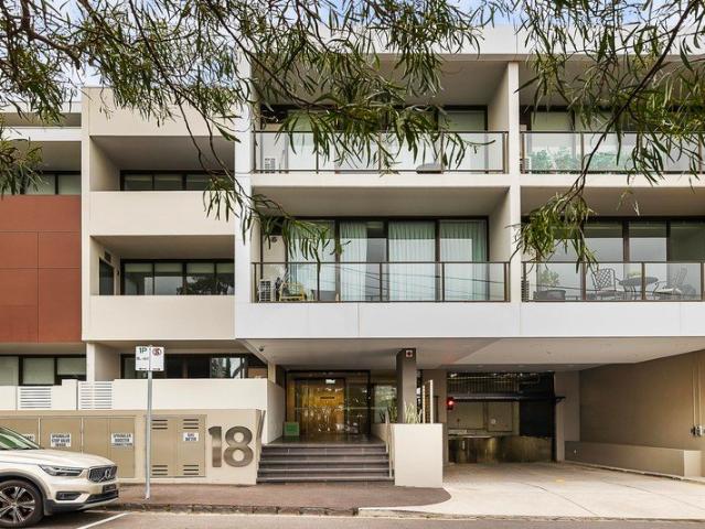 Stylish North Brighton Living with Bay Street at Your Door