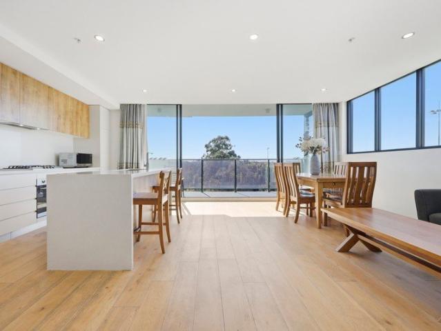 Stylish North East Facing Apartment