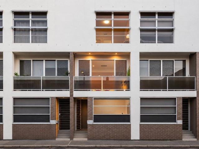 Stylish North Facing 3 Bedroom Townhouse with Amazing Entertainers Roof Deck!