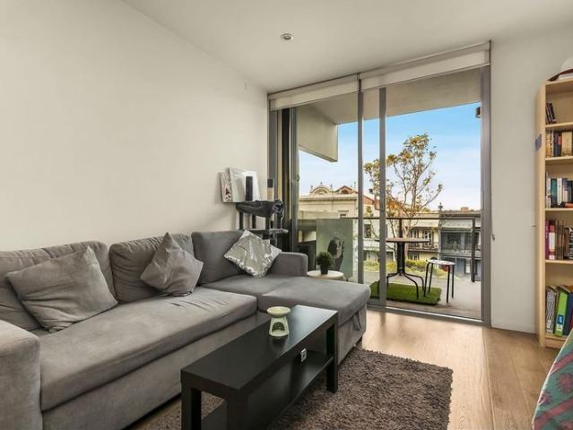 Stylish North Facing Apartment in a Prime Carlton Location