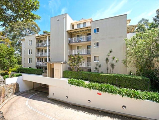 Stylish north facing apartment in an exclusive enclave
