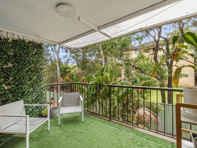 Stylish North Facing Apartment in an Ultra Convenient Location