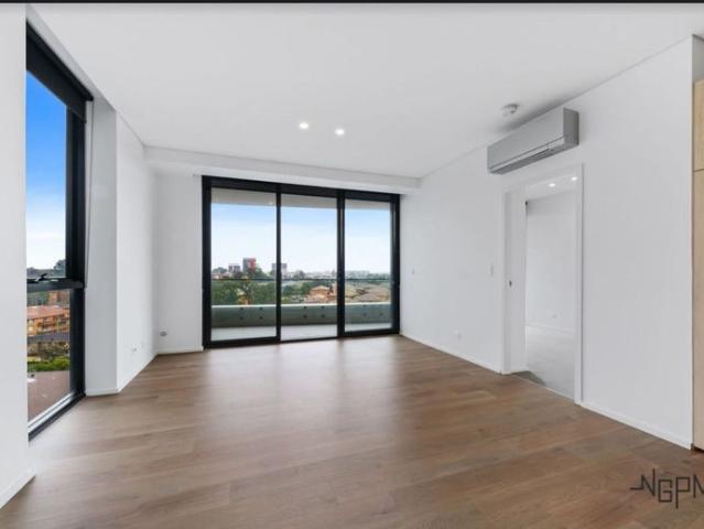 Stylish North Facing Apartment in Iconic Paper Mill Precinct