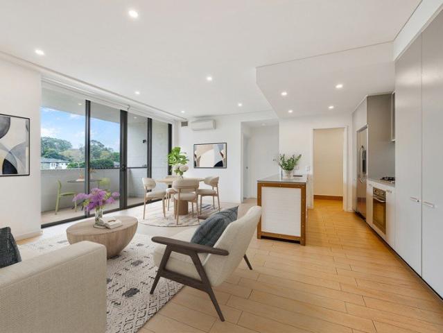 Stylish North Facing Apartment in Riverside Setting