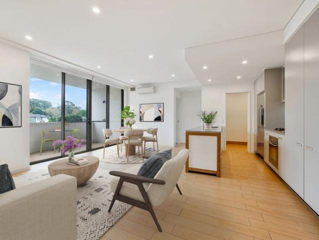Stylish North Facing Apartment in Riverside Setting