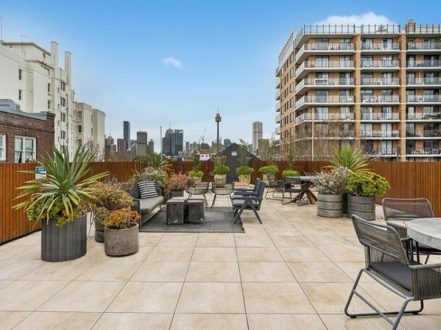 Stylish North Facing Art Deco Apartment in the Heart of Potts Point