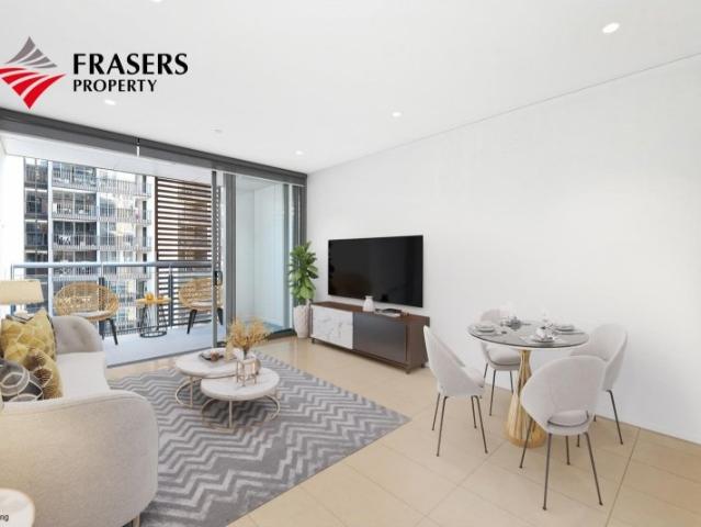 Stylish North Facing One Bedroom Apartment in Vibrant Central Park!
