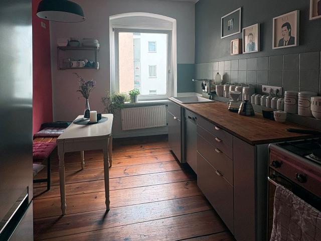 Stylish old building with wood burning stove & roof terrace, Berlin Amsterdam Apartments for Rent