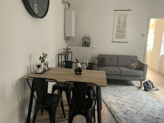 Stylish old building apartment in the Belgian Quarter, Koln Amsterdam Apartments for Rent